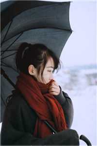 觊觎她