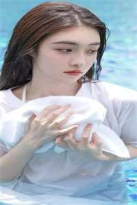 夜船吹笛雨潇潇花玉染秦夜笙
