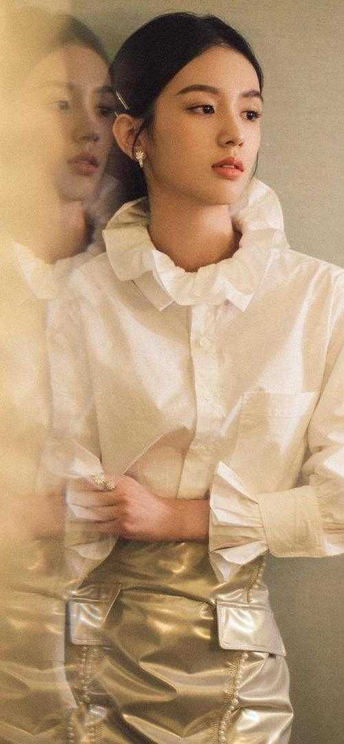 男友将我的礼服送给女助理后
