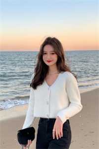 启禀王爷，王妃她又穷疯了