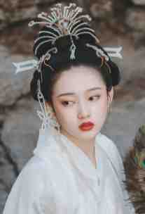 荔枝菠萝蜜云海尘清，万事空花堕小说