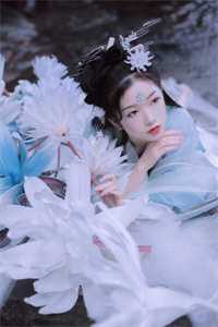 秦妩垂
