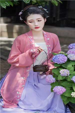 《时光古巷的重逢》