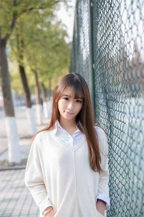 她玻璃糖纸里的星光
