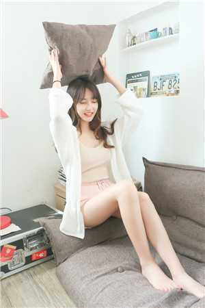 女儿躺病床上，我躺男模怀里