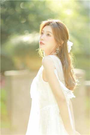 闪婚复仇：假千金的逆袭之路