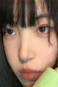 作死女配看到弹幕后，转身钓住纯情男主