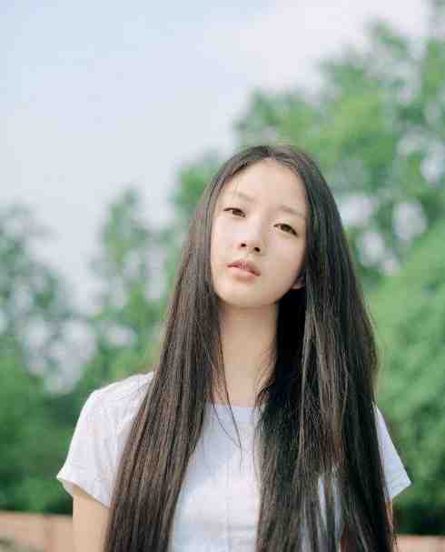 未婚夫逃婚坠崖后，我当场改嫁