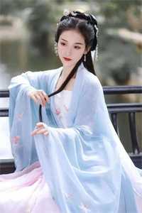 老公的情人把女儿打扮成娃娃后,我杀疯了