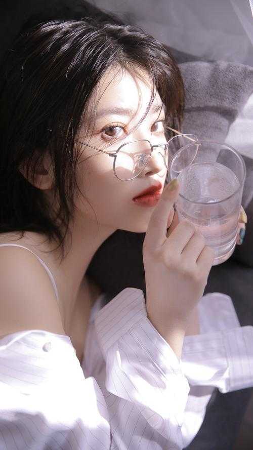 渣妻送小鲜肉豪华游艇,我反手买下所有码头