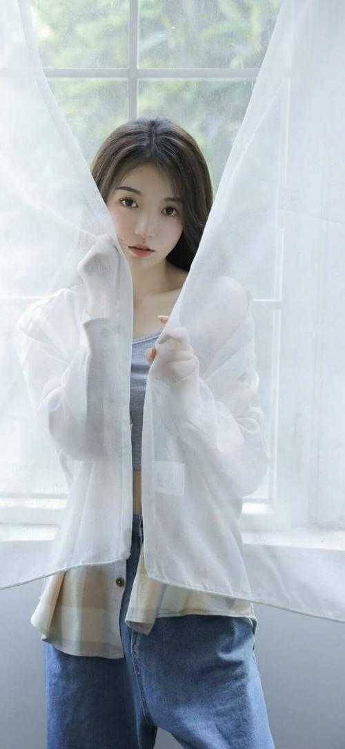 为她入狱,她却和仇人一起生儿子