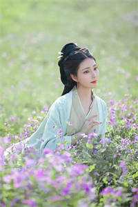 恶女演舔狗,没办法总裁婆婆给的太多了