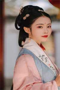 穿越七零,成为真千金