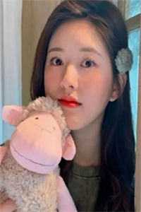 穿成弃女?我拿土匪练手吓傻摄政王