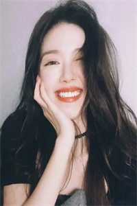 女儿赔钱货？寡妇带五宝掀翻整个京城