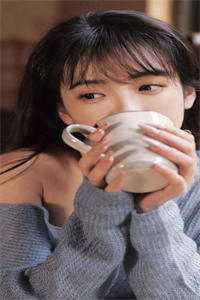 黄昏落幕逃入人海