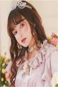 神豪，从校园开始绑定御姐老板娘